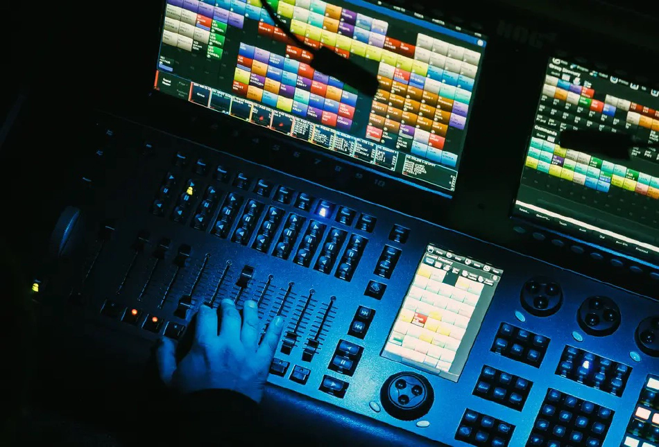 Professional lighting control system